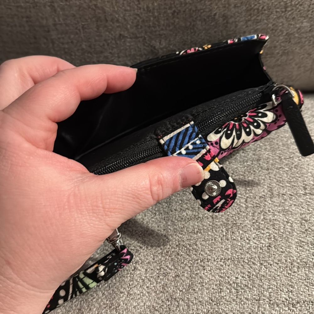 Vera Bradley Bandana Swirl All-in-one Wristlet Wallet - Picture 7 of 8